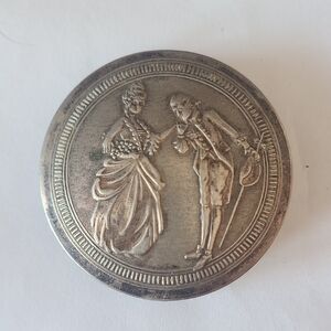 Vintage Silver Compact with Engraved Design